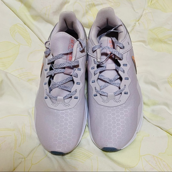 Nike Legend Essential 2 Ashen Slate Crimson Tint Womens Size: 8 New With Box - Picture 6 of 8